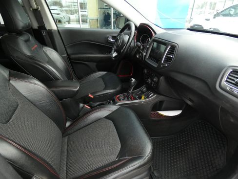 Used 2020 Jeep Compass Trailhawk w/ Cold Weather Group image 17