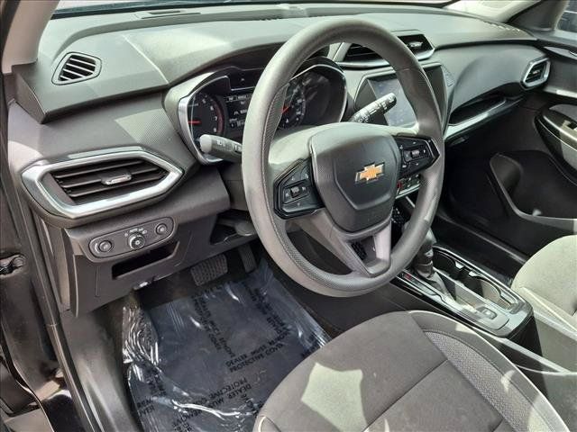 Used 2023 Chevrolet TrailBlazer LT AWD/4WD image 10