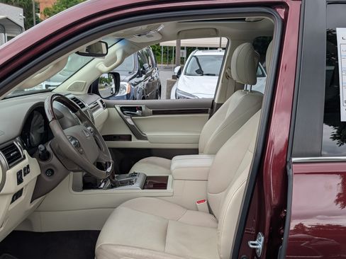 Used 2019 Lexus GX 460 Premium w/ Premium Package AWD/4WD image 17