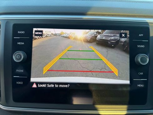 Used 2018 Volkswagen Atlas SE image 28