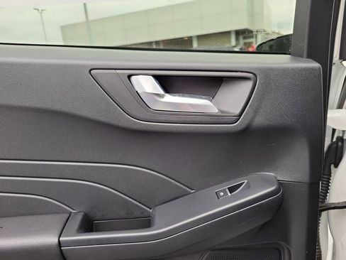 New 2026 Ford Escape SE image 14