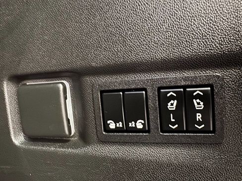 Used 2021 Chevrolet Tahoe RST w/ Luxury Package AWD/4WD image 22