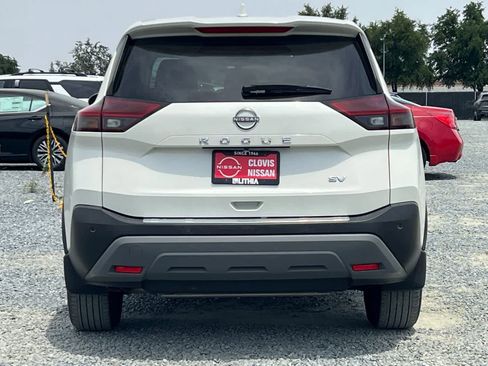 Used 2023 Nissan Rogue SV FWD image 8