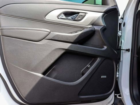 Used 2021 Chevrolet Traverse RS w/ LPO, Floor Liner Package image 10