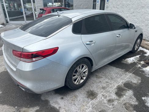 Used 2017 Kia Optima LX image 3