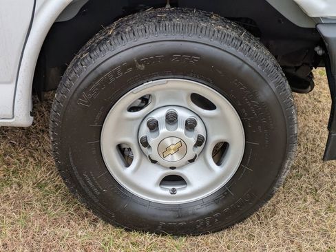 New 2025 Chevrolet Express 3500 Extended w/ Driver Convenience Package image 12