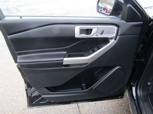 Used 2023 Ford Explorer XLT w/ Equipment Group 202A image 18