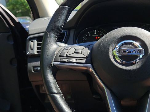 Certified 2019 Nissan Rogue Sport SL w/ Premium Package AWD/4WD image 21