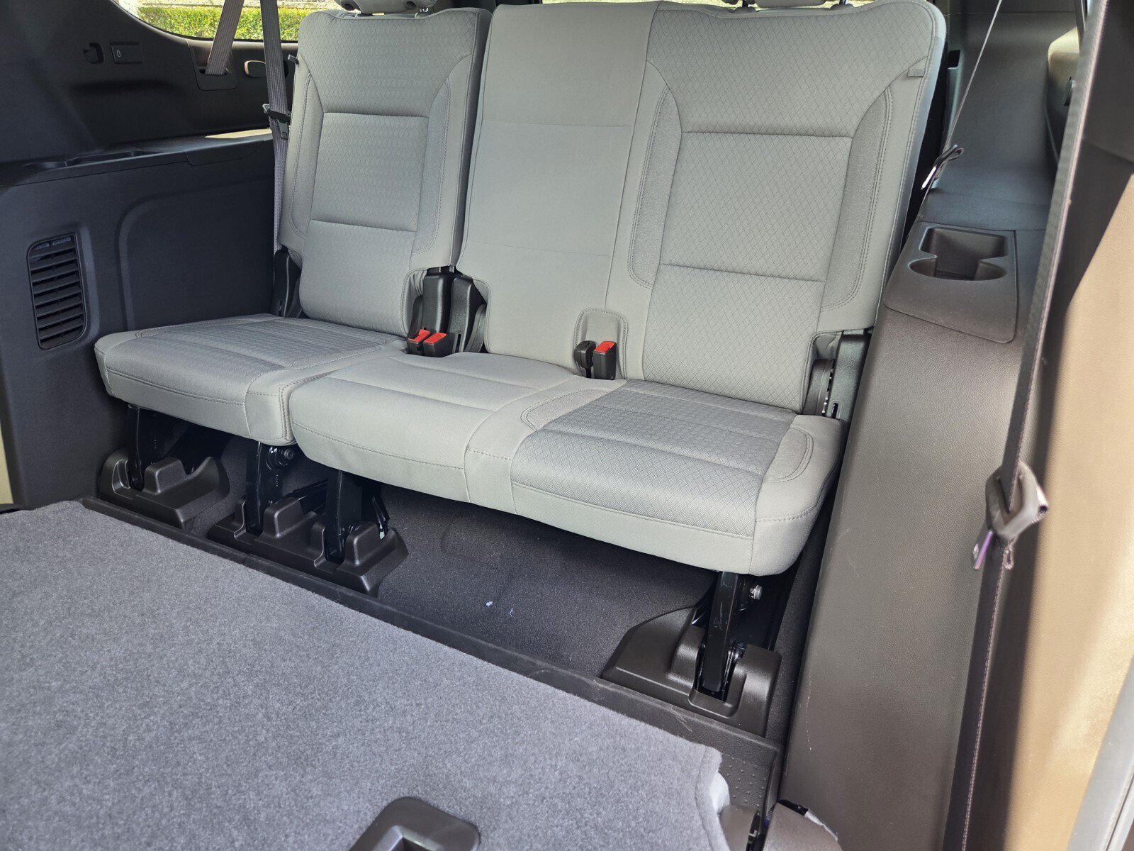 New 2026 Chevrolet Suburban LS w/ LPO, Dark Essentials Package RWD image 7