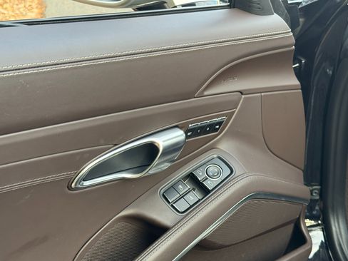 Used 2019 Porsche 911 image 34