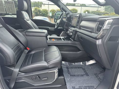 Used 2025 Ford F450 Platinum image 13