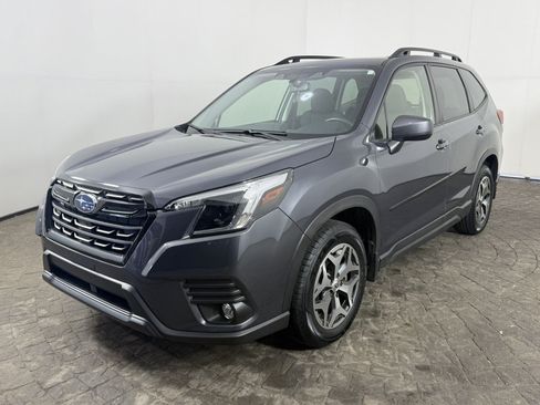 Used 2024 Subaru Forester Premium AWD/4WD image 3