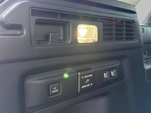 Used 2025 MAZDA CX-70 Plug-In Hybrid w/ Premium Pkg image 19