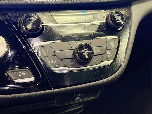 New 2026 Chrysler Pacifica Select image 14