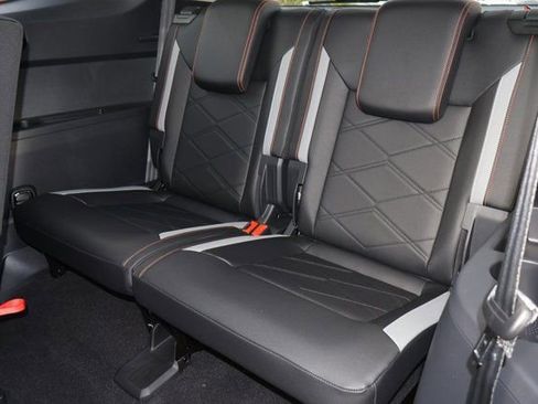 New 2026 Volkswagen Atlas Peak Edition AWD/4WD image 17