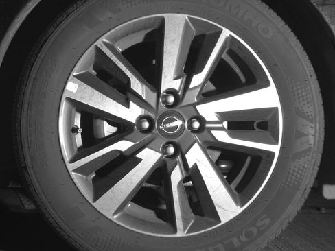 Used 2025 Nissan Versa SV image 12