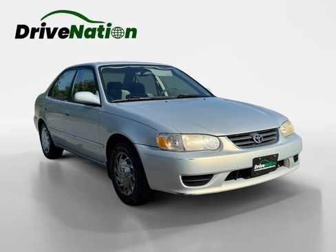 Used 2001 Toyota Corolla S FWD image 3