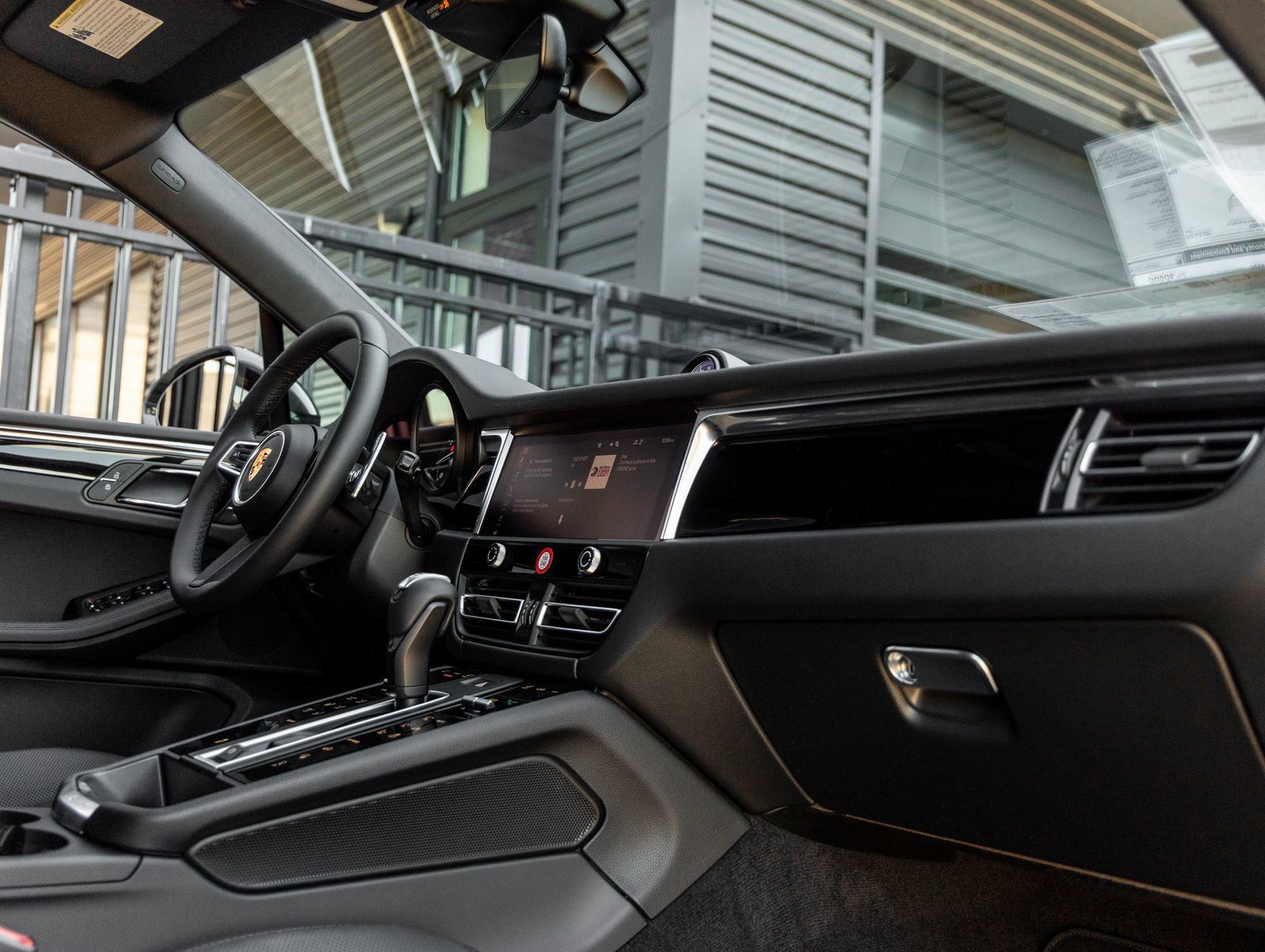 Certified 2026 Porsche Macan AWD/4WD image 46