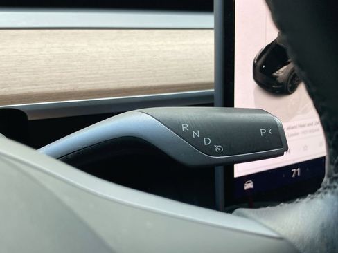 Used 2022 Tesla Model Y Performance image 15