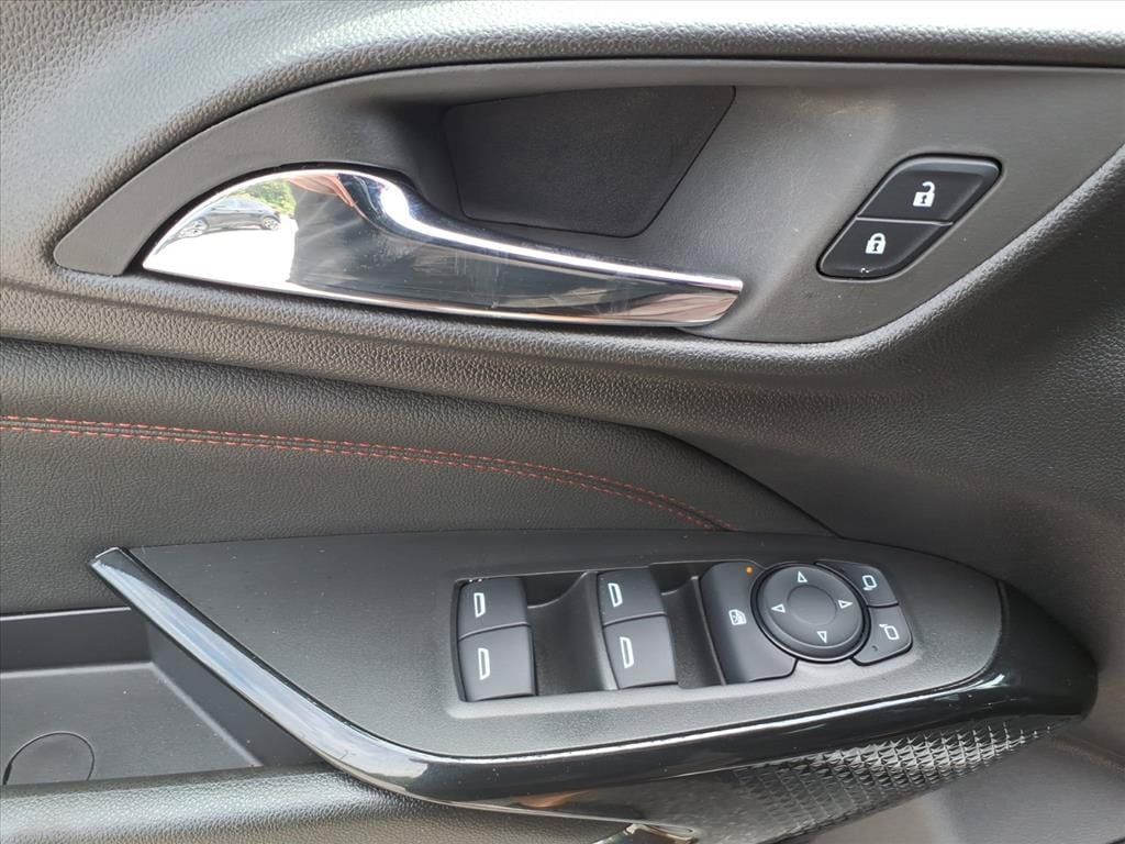 Used 2026 Chevrolet Trax RS w/ Driver Confidence Package FWD image 18