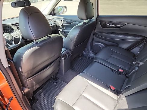 Used 2019 Nissan Rogue SL w/ Premium Package AWD/4WD image 15