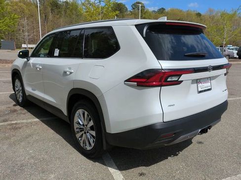 New 2026 Toyota Grand Highlander Platinum image 6
