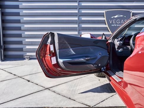 Used 2019 Ferrari 488 Spider image 34