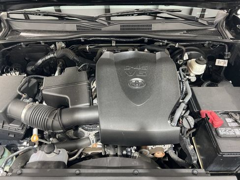Used 2021 Toyota Tacoma SR AWD/4WD image 24