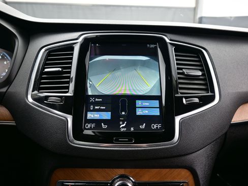 Used 2021 Volvo XC90 T6 Momentum w/ Advanced Package image 21