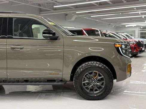 New 2026 Ford Expedition Tremor image 2