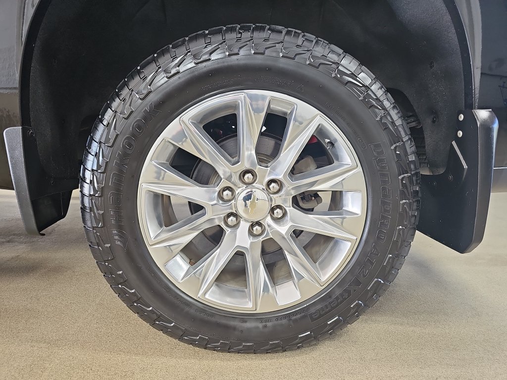 Certified 2021 Chevrolet Silverado 1500 LTZ w/ LTZ Premium Package AWD/4WD image 39