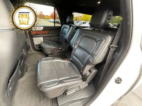 Used 2019 Lincoln Navigator L Reserve image 11