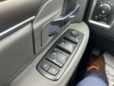 Used 2016 RAM 1500 Classic SLT w/ Luxury Group image 29