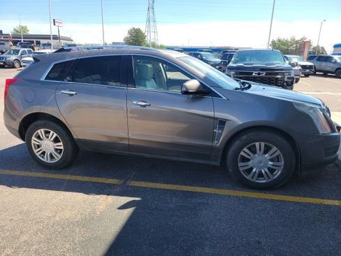 Used 2011 Cadillac SRX Luxury AWD/4WD image 4