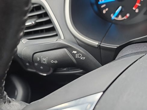 Used 2019 Ford Edge SEL image 22