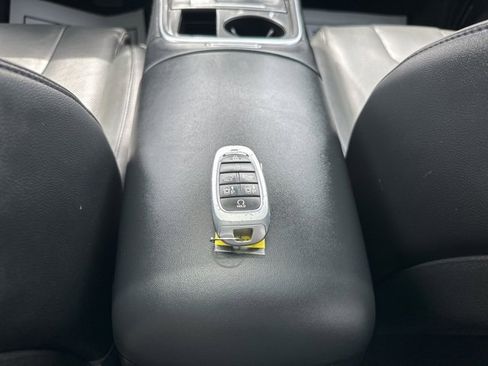 Used 2023 Hyundai Santa Fe Limited image 22