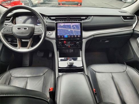 Certified 2023 Jeep Grand Cherokee Limited image 6