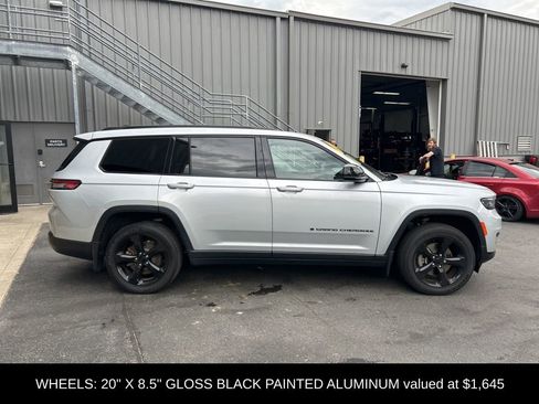 Used 2023 Jeep Grand Cherokee L Laredo AWD/4WD image 2