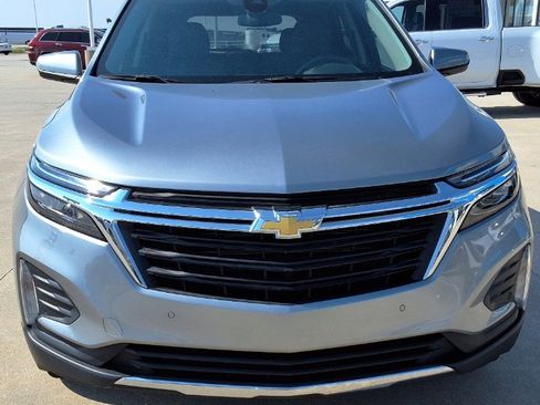 Used 2023 Chevrolet Equinox LT image 3
