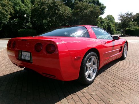 Used 1999 Chevrolet Corvette Coupe w/ Roof Pkg RWD image 5