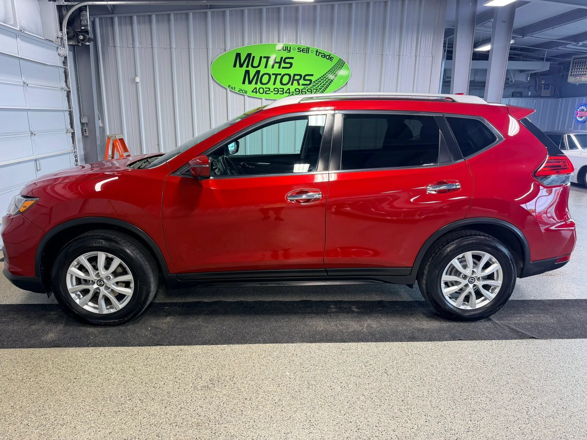 Used 2017 Nissan Rogue SV w/ Sun & Sound Touring Package AWD/4WD image 5