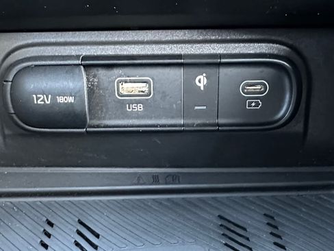 Used 2025 Kia Sportage EX FWD image 28