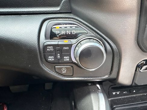 Used 2019 RAM 1500 Big Horn AWD/4WD image 11