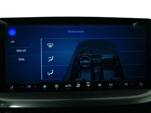 Used 2024 Ford Escape SE image 27