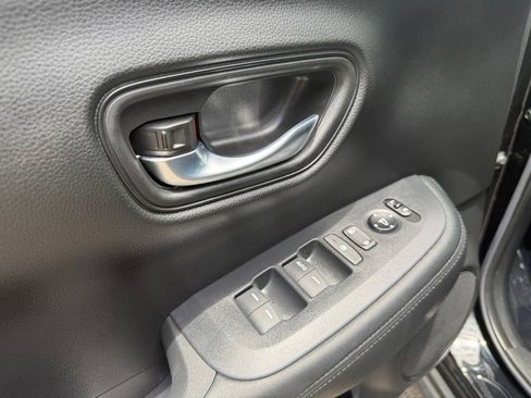Used 2024 Honda HR-V LX image 17
