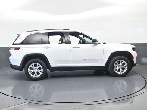 Used 2023 Jeep Grand Cherokee Limited image 7
