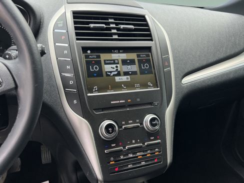 Used 2016 Lincoln MKC Premiere FWD image 15