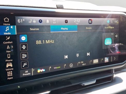 Used 2024 Jeep Wrangler High Altitude AWD/4WD image 17