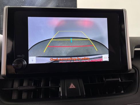 Certified 2025 Toyota RAV4 XLE FWD image 21