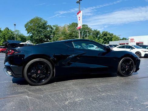 Used 2025 Chevrolet Corvette Stingray Preferred Cpe RWD image 9